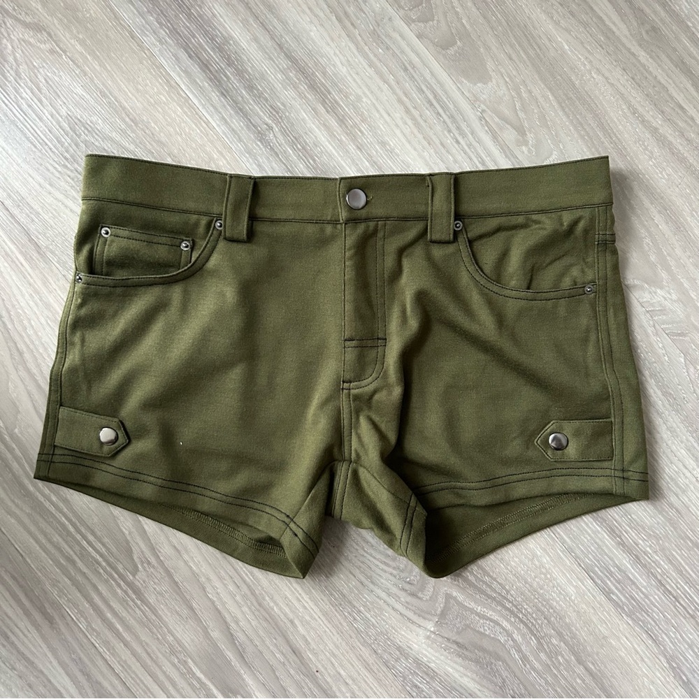 SOLD Andrew Christian | SoHo 3" Stretch Shorts in Olive Green (Medium / 32W) - Picture 10 of 13